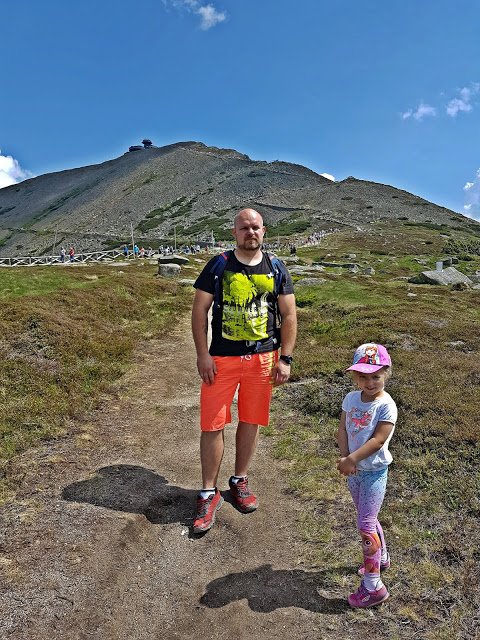 Widok na Śnieżkę spod schroniska "Dom Śląski"